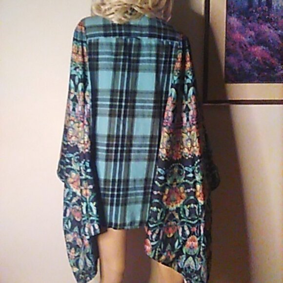 Beautiful Turquoise Flannel Top With Vibrant Mandella Sleeves Upcycled Reworked - Picture 6 of 6